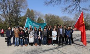 公司团委开展清明节祭扫活动