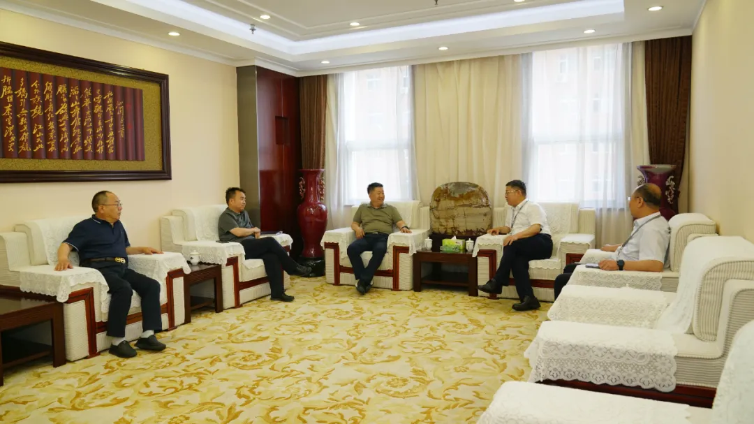 周恩利与广汇能源副董事长闫军举行会谈