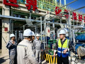 李季以“四不两直”方式深入相变储能材料项目开展检查调研
