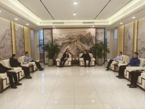 周恩利与中煤鄂能化党委书记、董事长马军鹏举行会谈