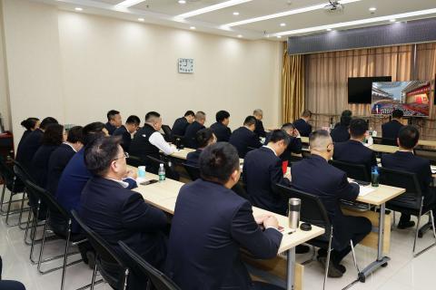 公司党委组织集中收看全国“两会”
