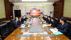 周恩利与陕西化建党委书记、董事长李科社举行会谈