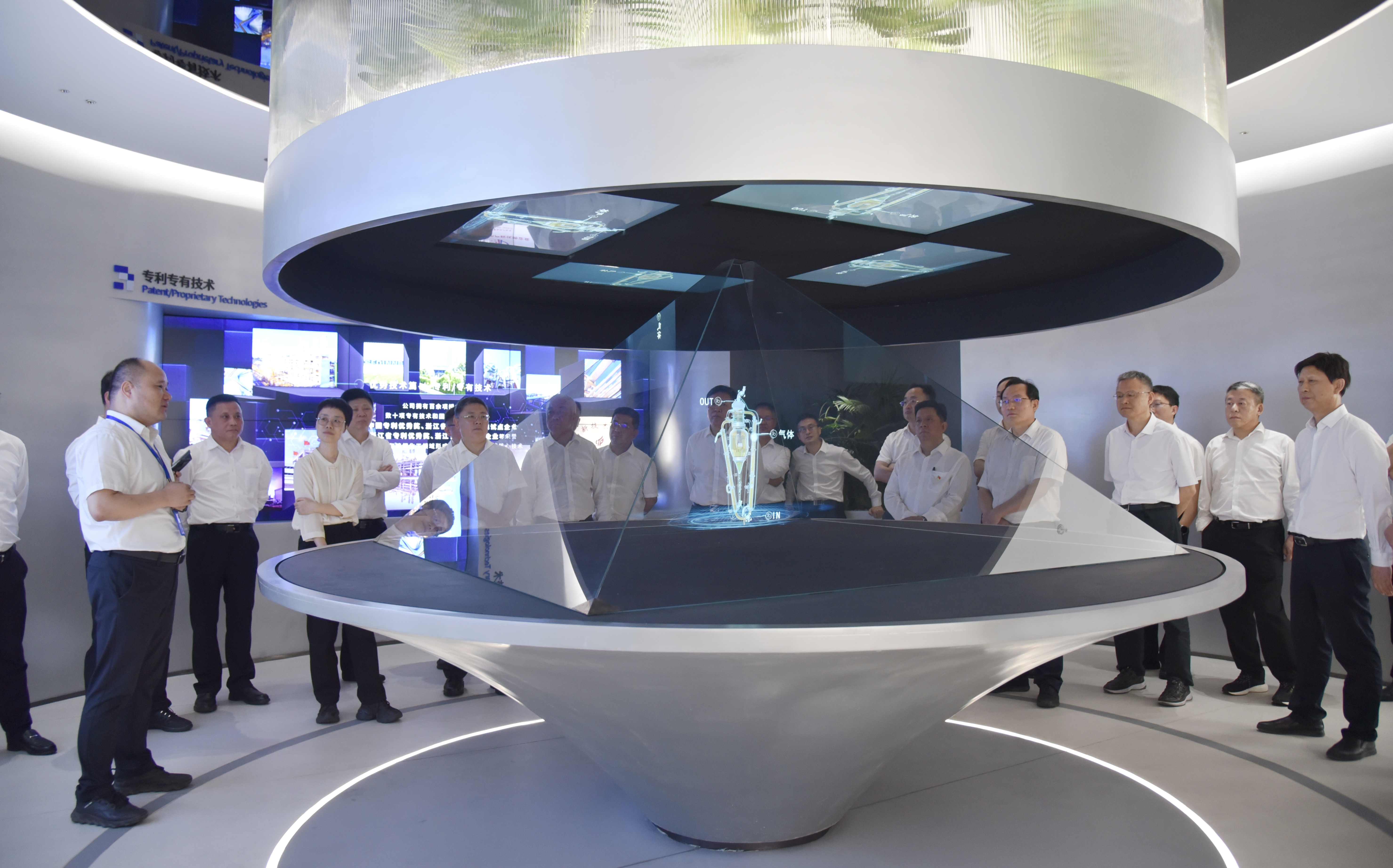 尹伊赴中国化学赛鼎宁波公司调研指导工作