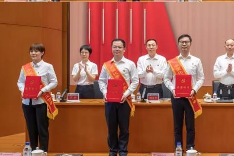 公司荣获集团公司“两优一先”表彰大会多项荣誉