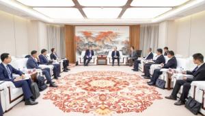 莫鼎革会见哈萨克斯坦天然气公司主席阿里别克·扎马乌夫