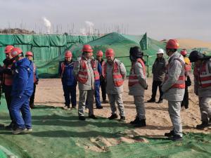 周恩利赴陕煤榆林化学固体产品储运装置现场慰问一线员工