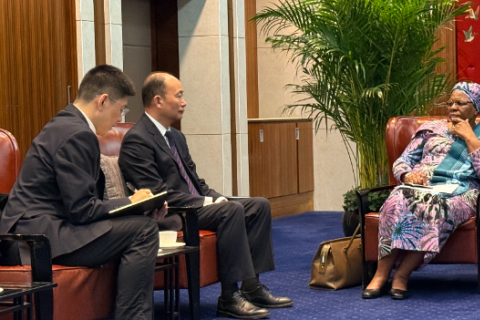 莫鼎革拜会纳米比亚总统内通博·南迪-恩代特瓦