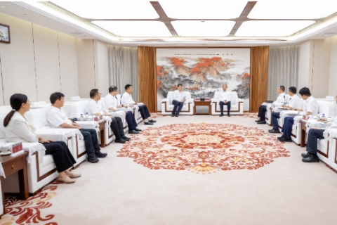 莫鼎革与沈阳化工大学党委书记周志强举行会谈